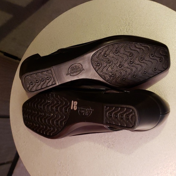 Life Stride Gabi Lady's Kitten Heeled Shoes with Cut Outs - Picture 2 of 5